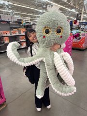 A Girl & Her Octopus 🐙